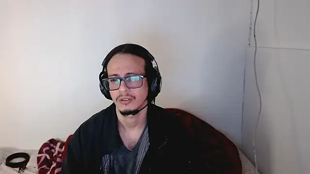 Snapshot of cholitohermoso chatting on October 2025 03:46:01 PM cholitohermoso online show from October 2025 03:46:01 PM