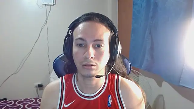 Snapshot of cholitohermoso chatting on February 2025 07:49:01 AM cholitohermoso online show from February 2025 07:49:01 AM