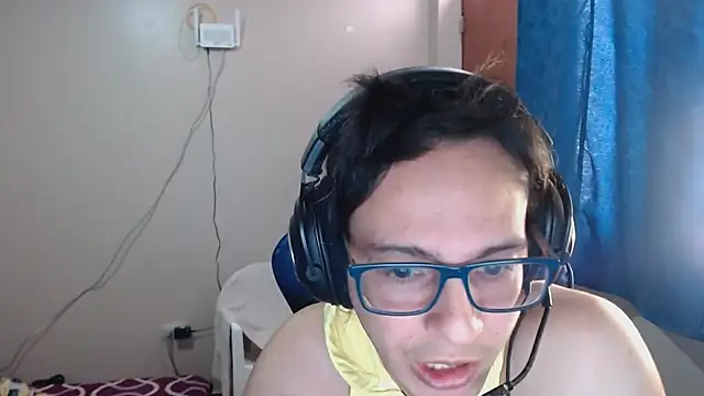 Snapshot of cholitohermoso chatting on February 2025 03:45:02 PM cholitohermoso online show from February 2025 03:45:02 PM