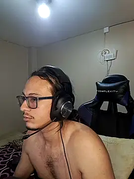 Snapshot of cholitohermoso chatting on March 2025 10:02:02 PM cholitohermoso online show from March 2025 10:02:02 PM