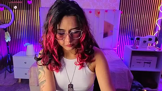 kristen tay online show from April 2026 03:02:02 AM