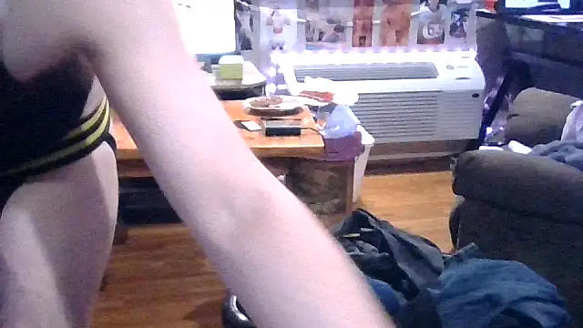 Sk00byJaXxX212 online show from January 2026 10:43:02 AM