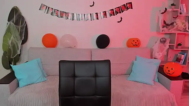 GabriellaMays online show from October 2025 05:15:02 AM