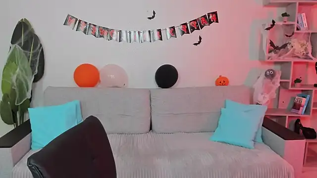 GabriellaMays online show from October 2025 05:17:01 AM