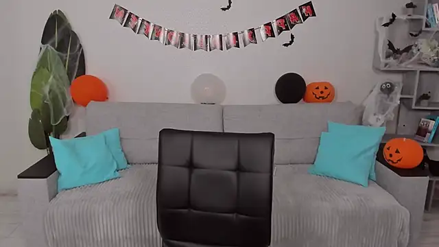 GabriellaMays online show from November 2025 05:11:02 AM