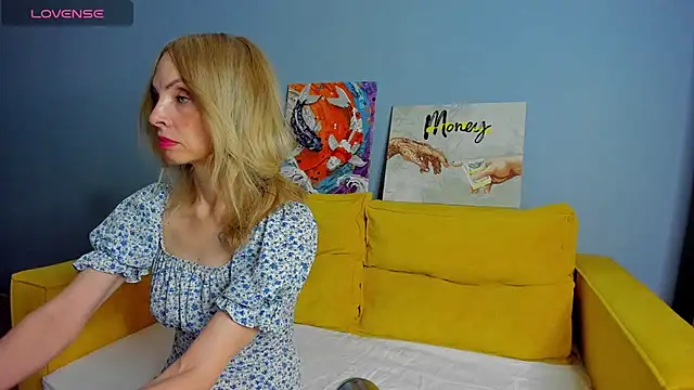 Snapshot of Tasha-Grey chatting on February 2025 01:47:02 AM Tasha-Grey online show from February 2025 01:47:02 AM