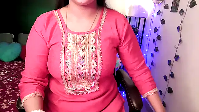 Snapshot of megancatluna chatting on January 2026 06:28:02 AM megancatluna online show from January 2026 06:28:02 AM