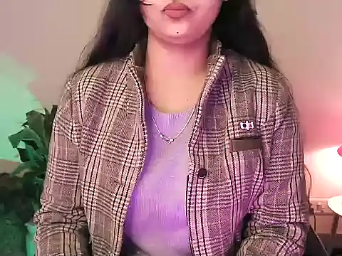 Snapshot of megancatluna chatting on December 2025 05:23:02 AM megancatluna online show from December 2025 05:23:02 AM