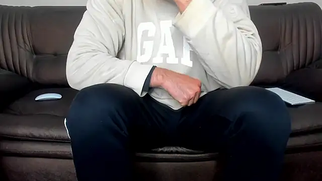 sexyhotmusclesforyou1 online show from March 2025 02:41:01 PM