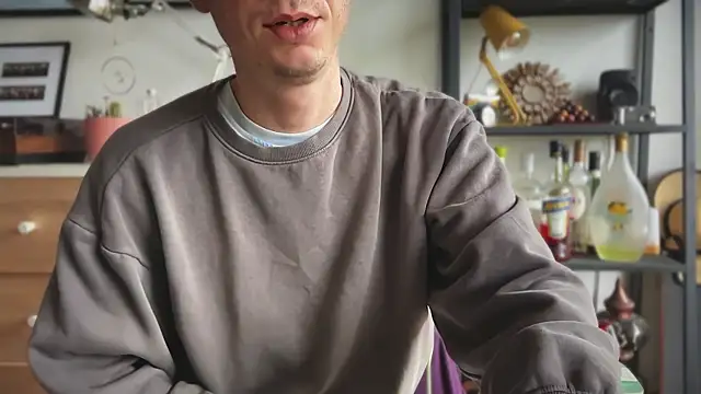 Snapshot of MikymikeBBWD chatting on February 2026 12:38:02 PM MikymikeBBWD online show from February 2026 12:38:02 PM