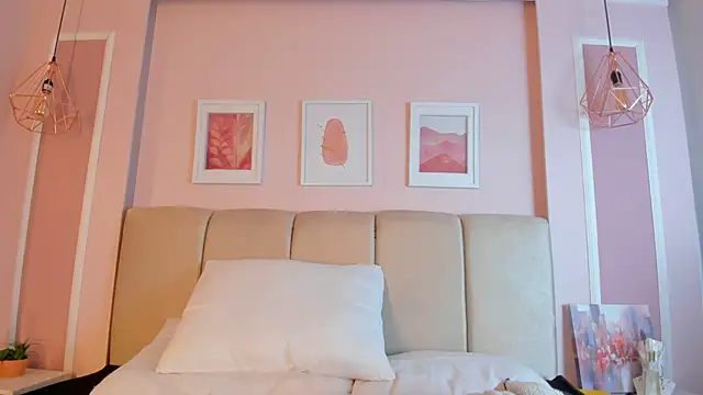 Annie rhoades online show from December 2025 01:57:01 PM