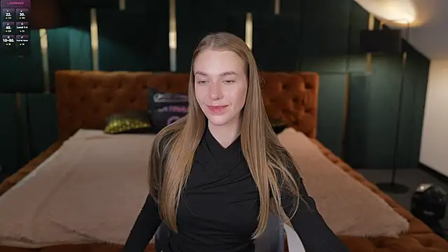 Snapshot of Layla_Sweet_ chatting on October 2025 10:40:02 PM Layla Sweet online show from October 2025 10:40:02 PM