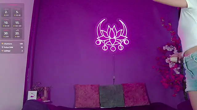 Arii moon online show from October 2025 07:50:01 PM