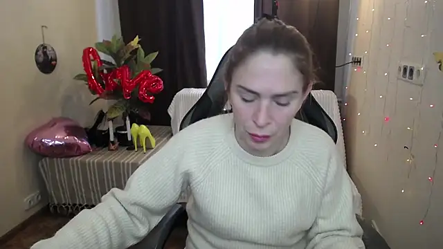 TessaDaybreak online show from February 2025 10:38:02 AM