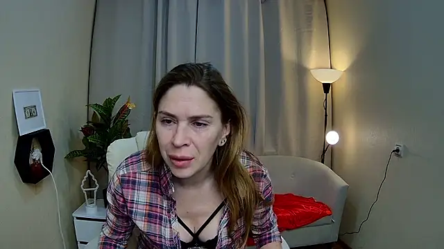 TessaDaybreak online show from February 2026 07:44:01 AM