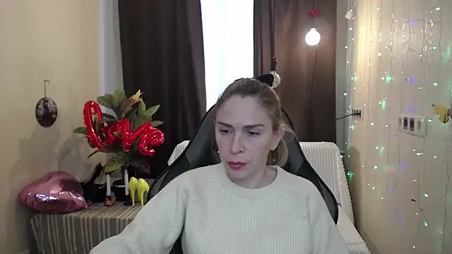 TessaDaybreak online show from February 2025 07:32:02 AM