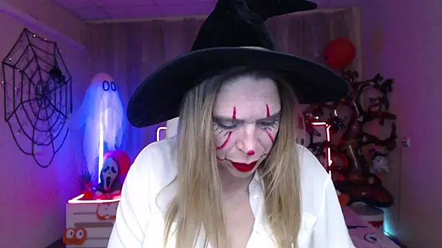 Snapshot of TessaDaybreak chatting on October 2025 08:22:01 AM TessaDaybreak online show from October 2025 08:22:01 AM