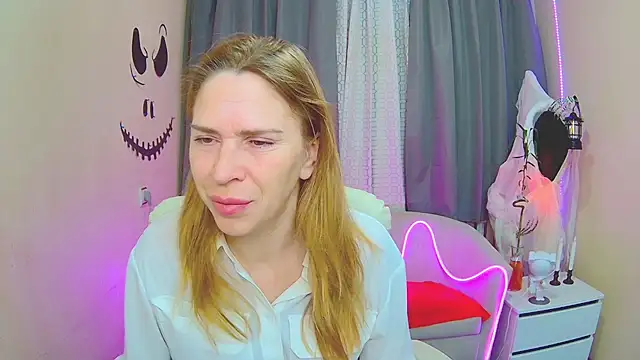 Snapshot of TessaDaybreak chatting on November 2025 07:24:02 AM TessaDaybreak online show from November 2025 07:24:02 AM