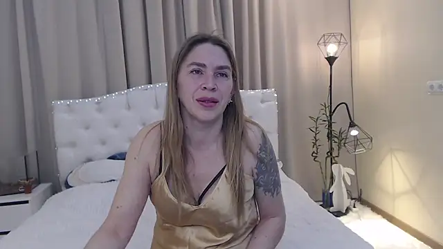 Snapshot of TessaDaybreak chatting on May 2026 06:50:01 AM TessaDaybreak online show from May 2026 06:50:01 AM