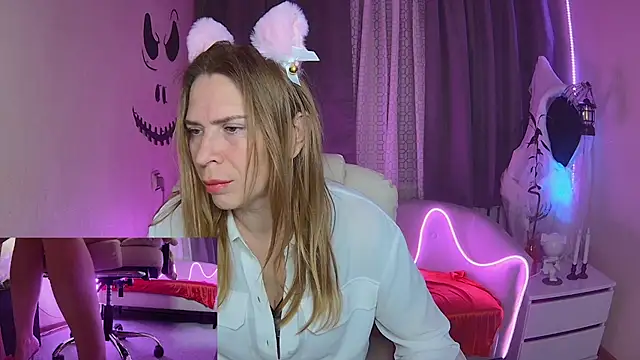 Snapshot of TessaDaybreak chatting on October 2025 07:51:02 AM TessaDaybreak online show from October 2025 07:51:02 AM