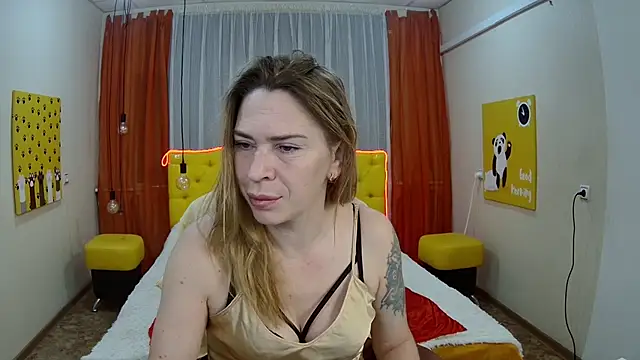 Snapshot of TessaDaybreak chatting on November 2025 07:34:01 AM TessaDaybreak online show from November 2025 07:34:01 AM