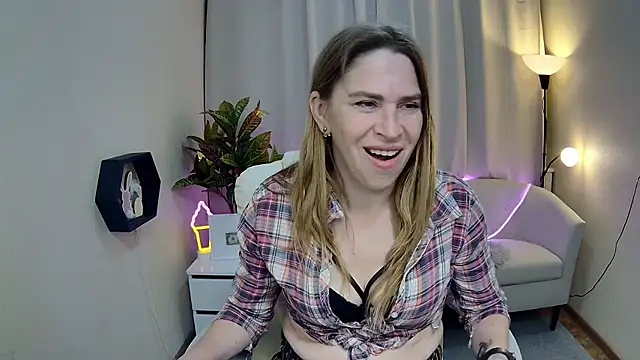 Snapshot of TessaDaybreak chatting on May 2026 06:46:01 AM TessaDaybreak online show from May 2026 06:46:01 AM