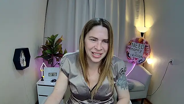 Snapshot of TessaDaybreak chatting on May 2026 07:28:01 AM TessaDaybreak online show from May 2026 07:28:01 AM