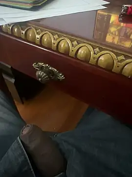 Snapshot of Slimlightrising chatting on February 2025 04:22:01 PM Slimlightrising online show from February 2025 04:22:01 PM