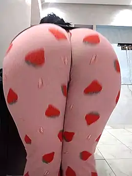 Snapshot of Dalou3a-69 chatting on April 2026 01:12:02 PM Dalou3a-69 online show from April 2026 01:12:02 PM