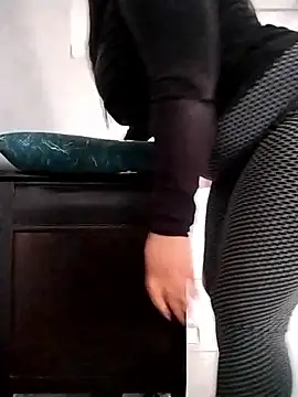 Snapshot of Dalou3a-69 chatting on February 2026 12:12:01 PM Dalou3a-69 online show from February 2026 12:12:01 PM