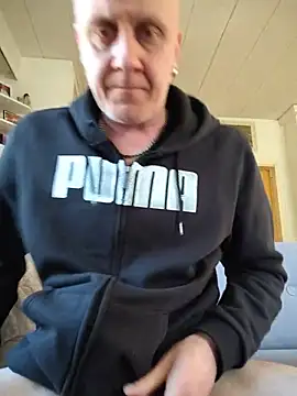 Snapshot of Teemu chatting on May 2026 03:57:01 AM Teemu online show from May 2026 03:57:01 AM
