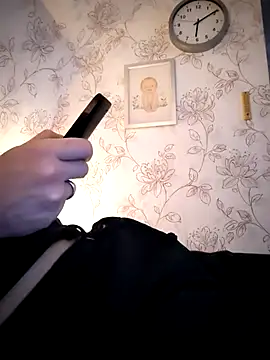 Snapshot of Teemu chatting on November 2025 04:10:01 PM Teemu online show from November 2025 04:10:01 PM