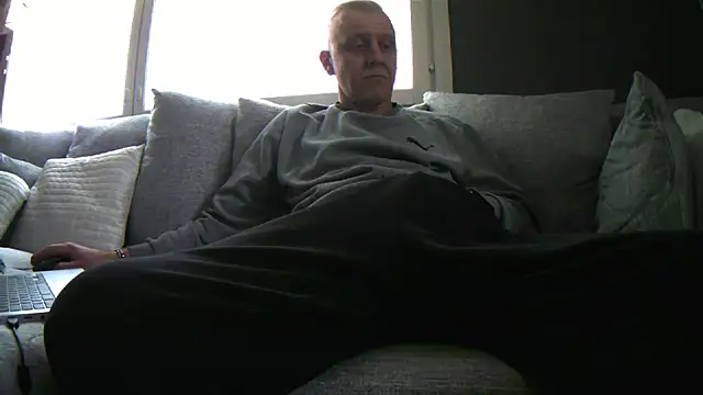 Snapshot of Teemu chatting on November 2025 10:53:02 AM Teemu online show from November 2025 10:53:02 AM