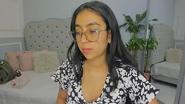 Snapshot of lucelly_15 chatting on February 2026 11:31:01 AM lucelly 15 online show from February 2026 11:31:01 AM