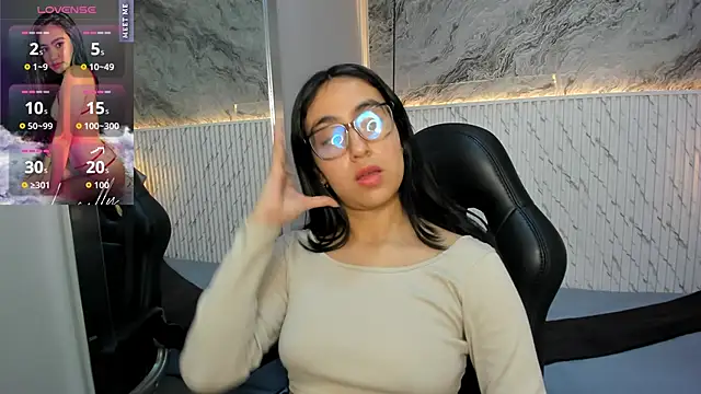 lucelly 15 online show from December 2025 11:53:02 AM