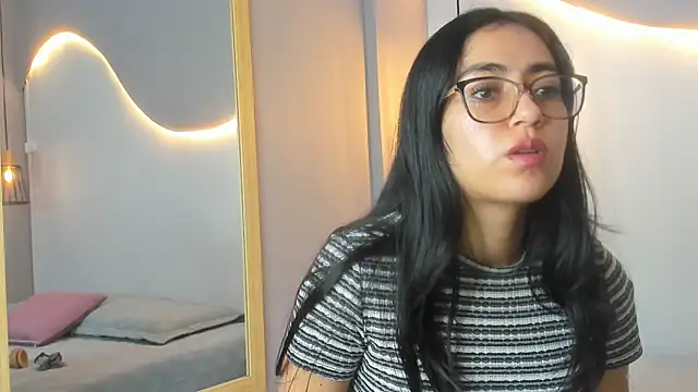 lucelly 15 online show from October 2025 11:42:01 AM