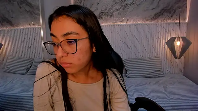 Snapshot of lucelly_15 chatting on March 2025 02:51:02 PM lucelly 15 online show from March 2025 02:51:02 PM