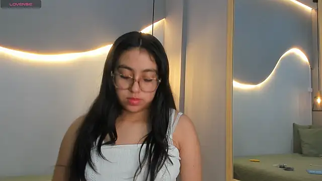Snapshot of lucelly_15 chatting on December 2025 11:56:01 AM lucelly 15 online show from December 2025 11:56:01 AM