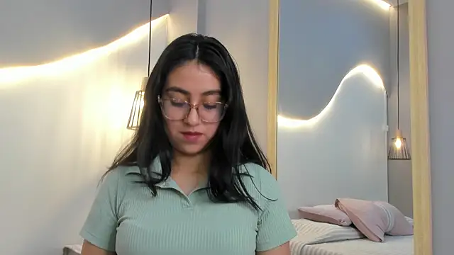 Snapshot of lucelly_15 chatting on January 2026 11:47:01 AM lucelly 15 online show from January 2026 11:47:01 AM