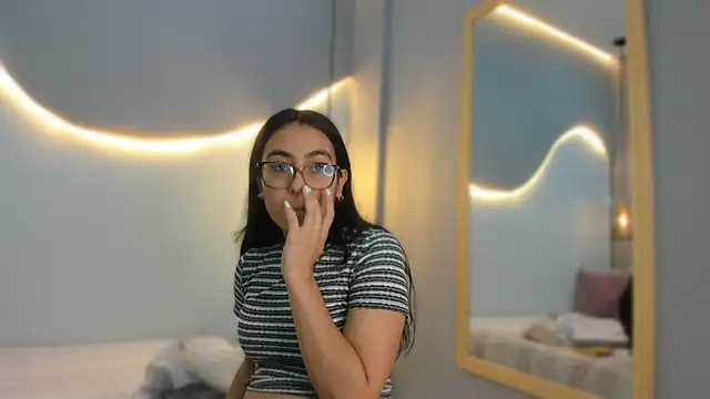 Snapshot of lucelly_15 chatting on December 2025 11:45:01 AM lucelly 15 online show from December 2025 11:45:01 AM