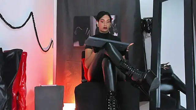 Aleshkastone online show from October 2025 01:02:02 AM