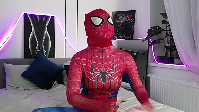 -Amora online show from December 2025 12:15:01 PM