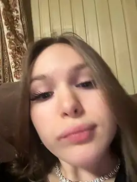 -Amora online show from November 2025 12:16:01 PM