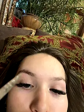 -Amora online show from November 2025 12:17:02 PM