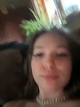 -Amora online show from November 2025 12:22:01 PM