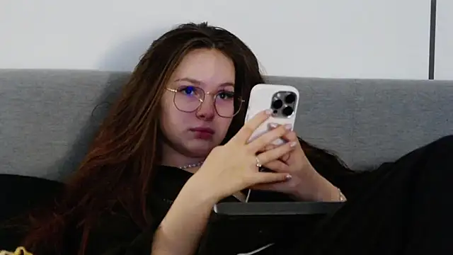 -Amora online show from February 2026 02:05:01 PM