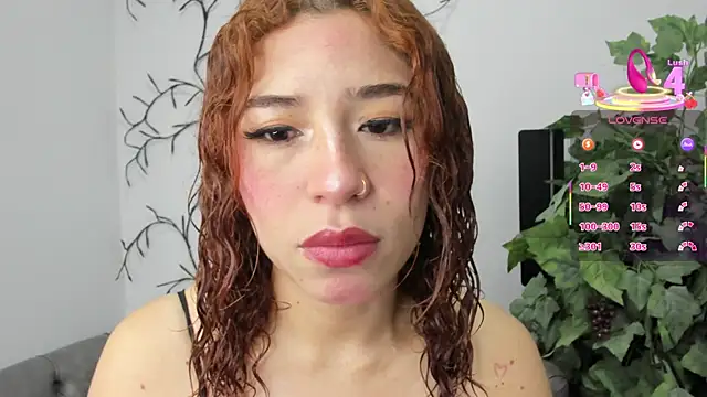 Snapshot of miss__daphne chatting on March 2025 02:33:01 AM miss daphne online show from March 2025 02:33:01 AM