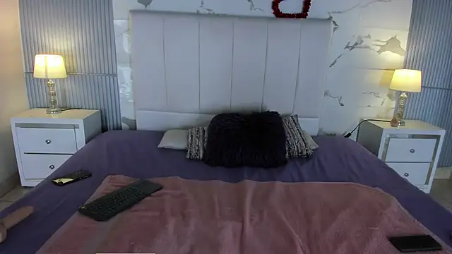 Snapshot of JanickBaker chatting on October 2025 12:06:02 PM JanickBaker online show from October 2025 12:06:02 PM