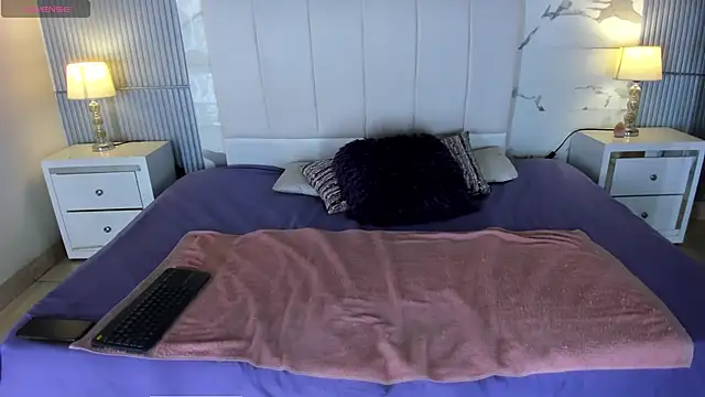 Snapshot of JanickBaker chatting on September 2025 12:00:01 PM JanickBaker online show from September 2025 12:00:01 PM