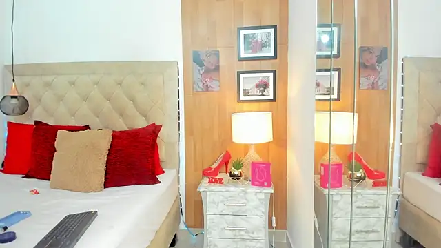 KimberlyBigBoobs online show from November 2025 05:10:02 AM